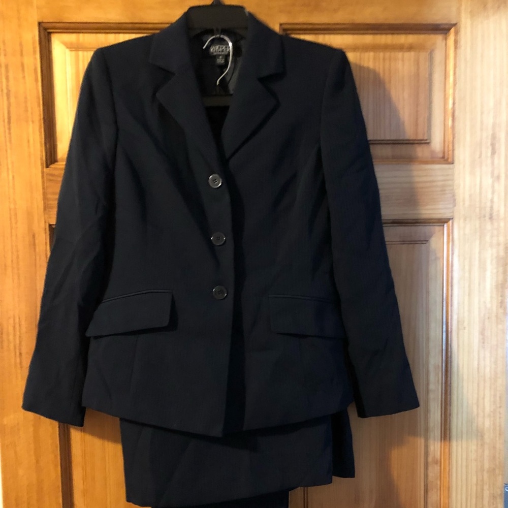 Kasper 3pc suit
